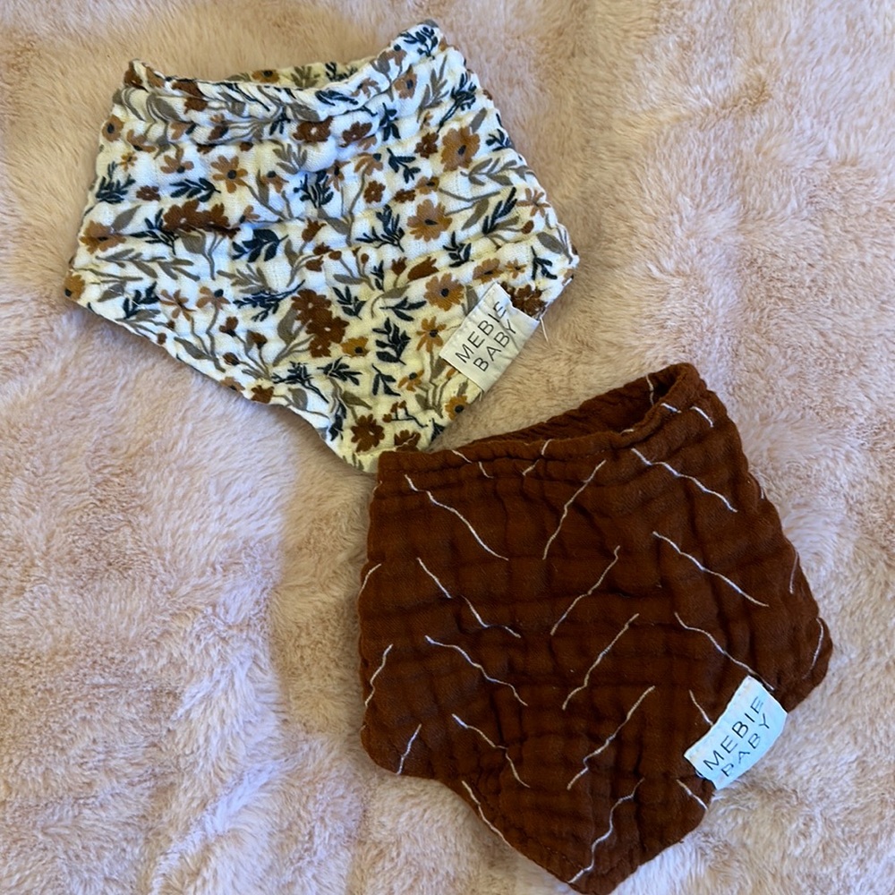 NWOT Mebie baby bibs